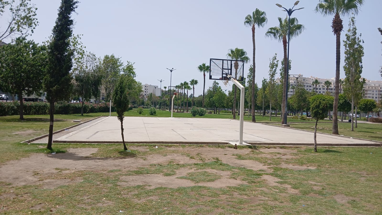 Terrain Khayr – Souani (Av. Moulay Ismaïl)  TERRAIN BASKETBALL — photo 2